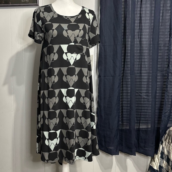LuLaRoe Dresses & Skirts - Stylish Black and Gray Women's Dress (LULAROE)